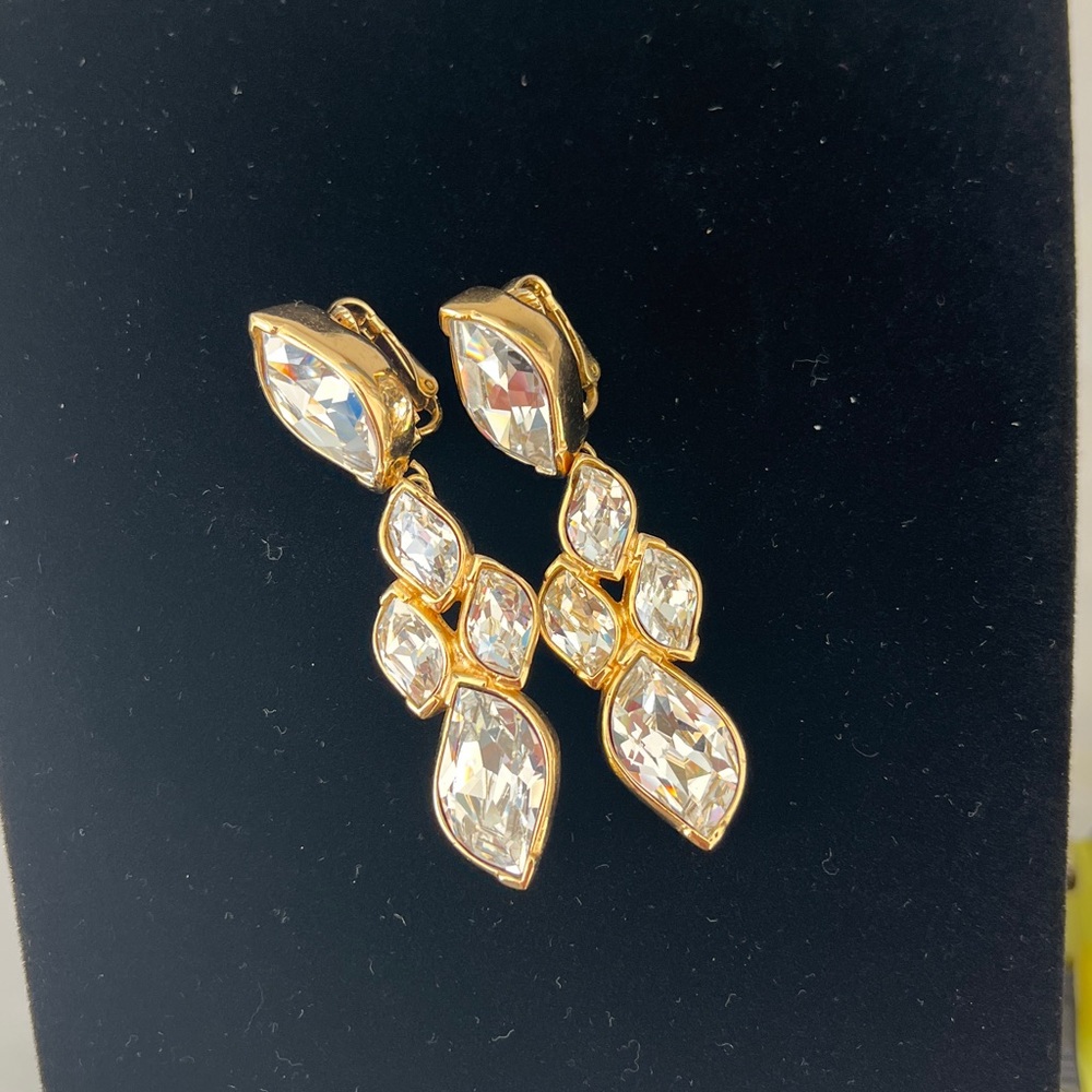Christian Dior Crystal Drop Gold Toned Earrings Signed Dangle Statement Vintage - Picture 7 of 8